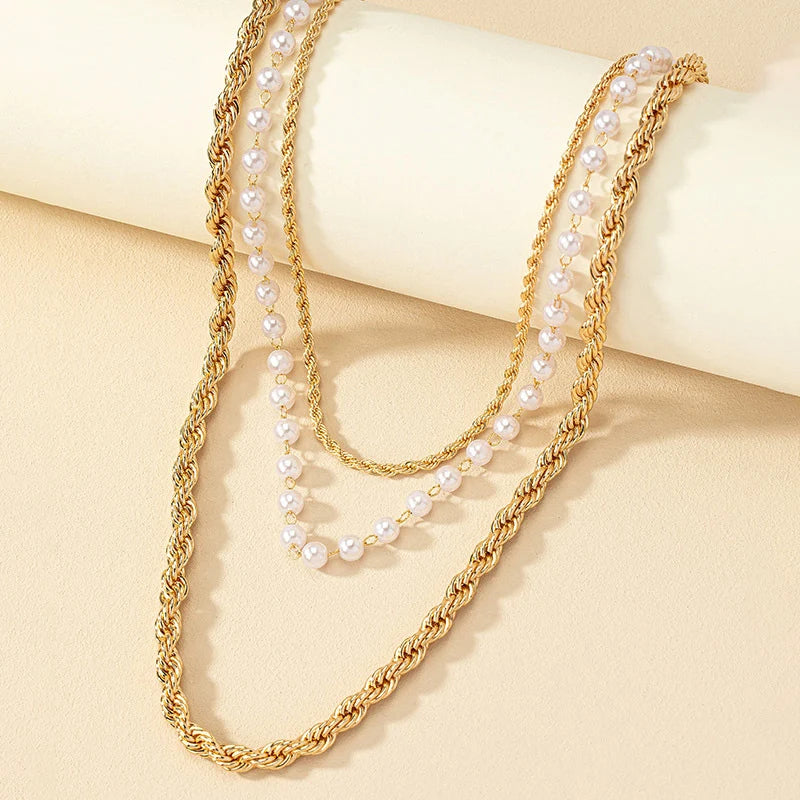 Golden Heart-Moving Necklace from GlamourGloed