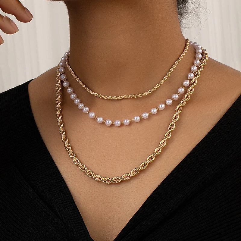 Golden Heart-Moving Necklace from GlamourGloed