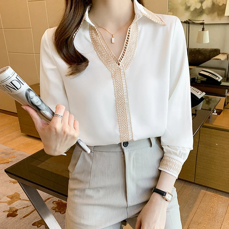 Herbst Eleganz: Weiße Chiffonbluse mit langen Ärmeln