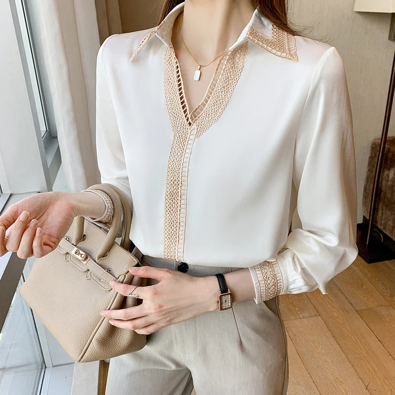 Herbst Eleganz: Weiße Chiffonbluse mit langen Ärmeln