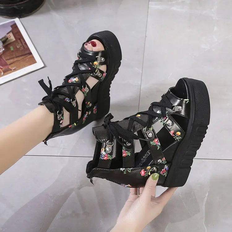LunaChic stilvolle sommerliche Plateausandalen