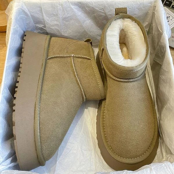 Trendy und Warm: Mini-Plateau-Stiefel von TrendWarm