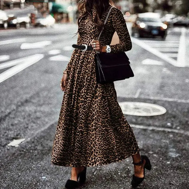 Lieve lange Leopardenkleid für abenteuerlustige Frauen