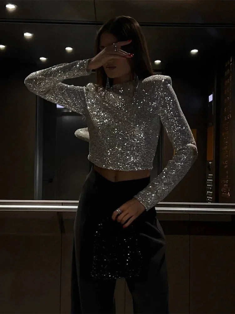 Karolin | Met pailletten versierde crop top met lange mouwen