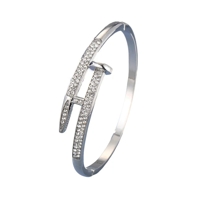 Elegante Brand Nagelarmband voor Vrouwen