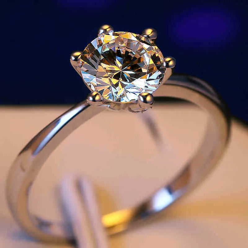 Anello a sei artigli classico color oro di BrillianceBeauty