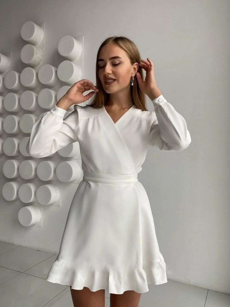 Klaudia | Mini-jurk met lange mouwen en V-hals