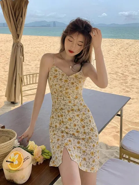 Sommerliches Blumen Strapless Kleid für Sonnige Tage