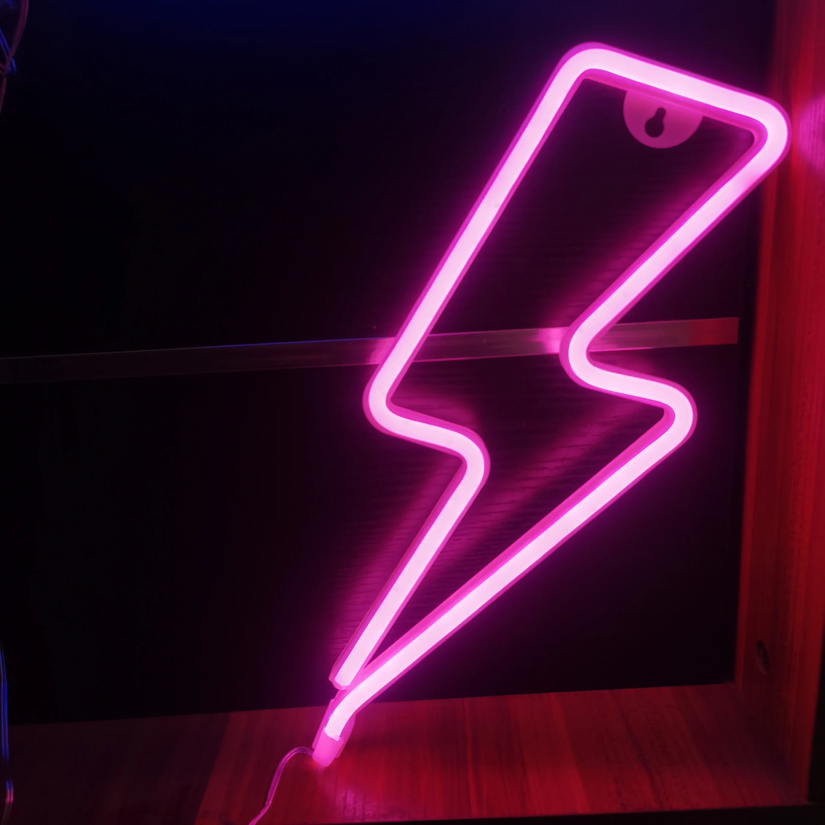 Insegna al neon LED colorata per decorazione murale elegante