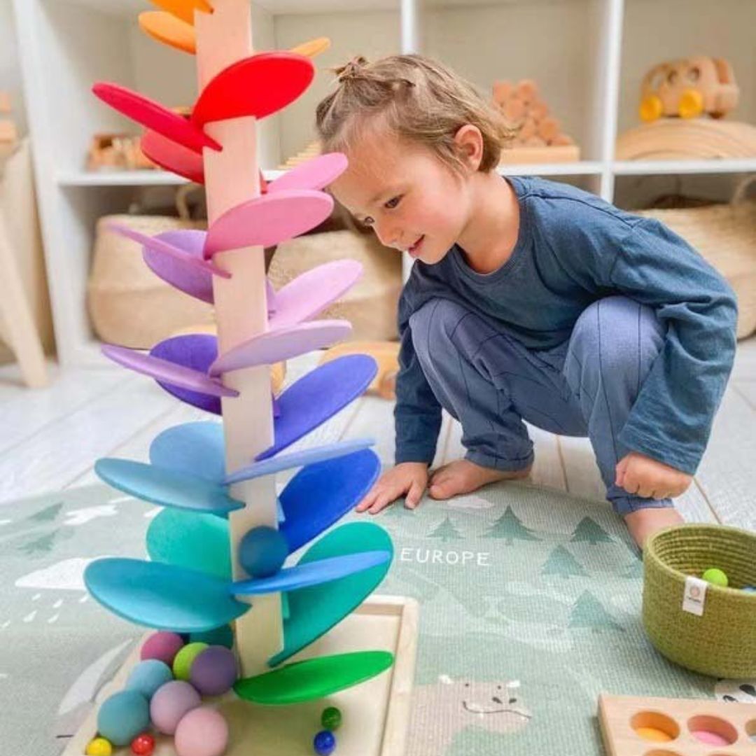 Kleurrijke Murmur Tower met interactieve functies