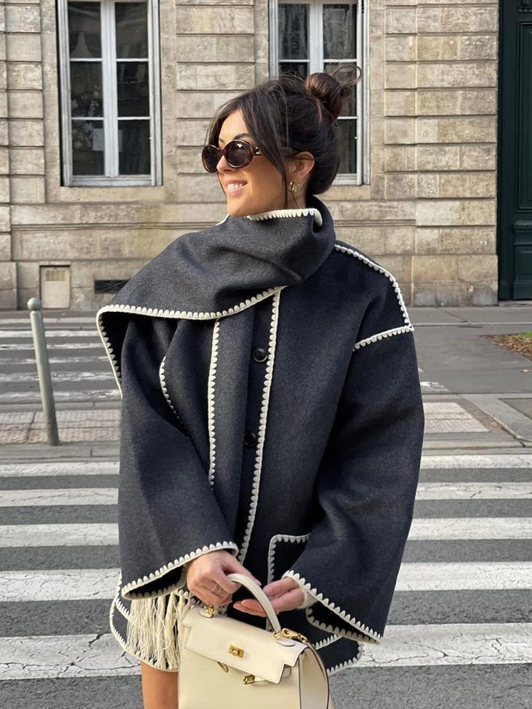 Jacke mit Schal aus stilvollem Stoff