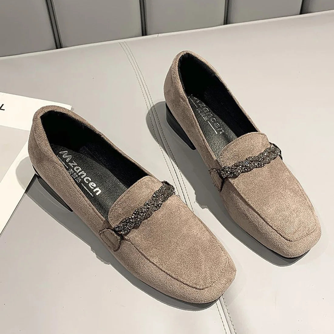 Jill Loafers - Moderne Suède Schoenen met Dikke Hak
