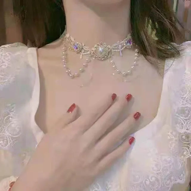 Luna Lolita Perlenhalsband mit Spitze und Liebe