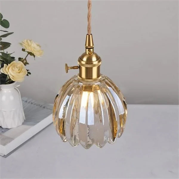 Lumora | Elegant | Betoverend