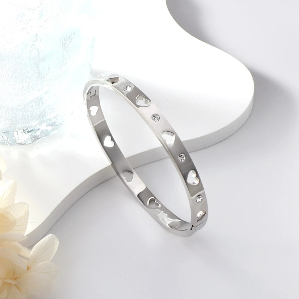 Hartstraal - luxuriöser Schmuck mit Zirkoniasteinen