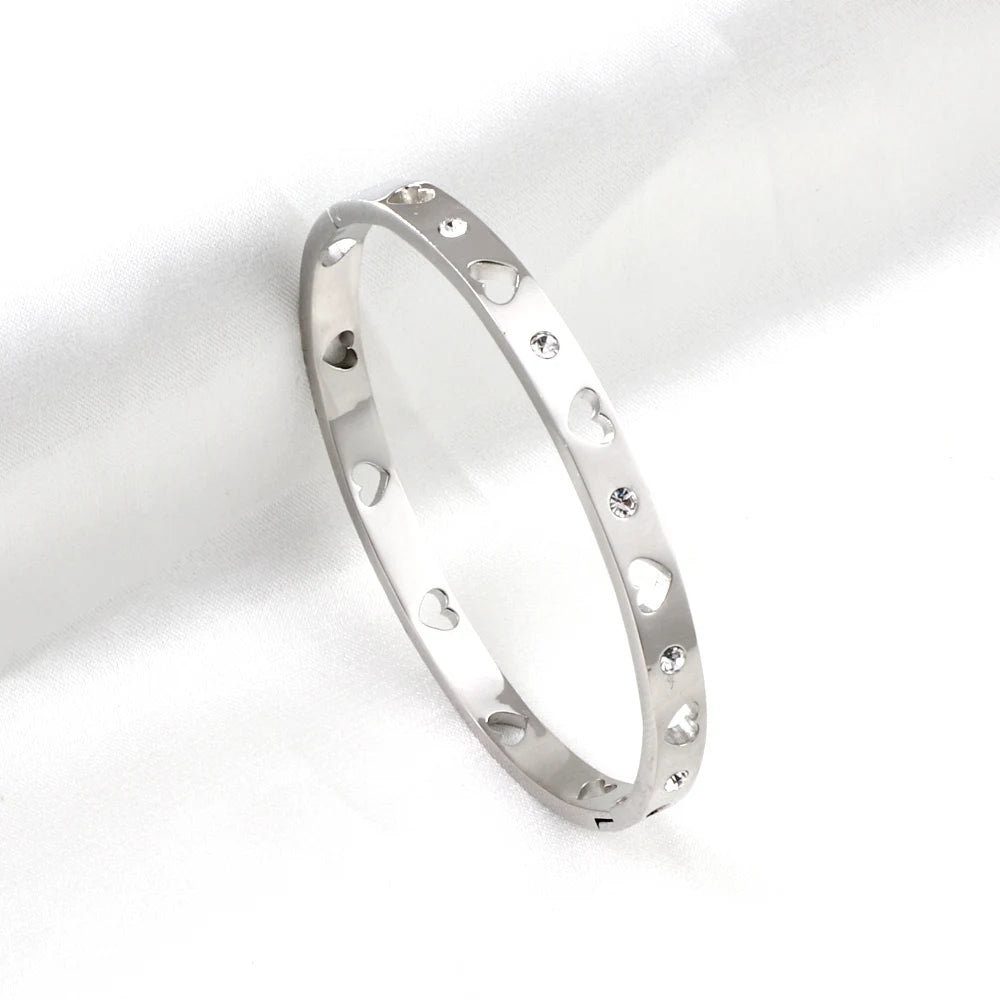 Hartstraal - luxuriöser Schmuck mit Zirkoniasteinen
