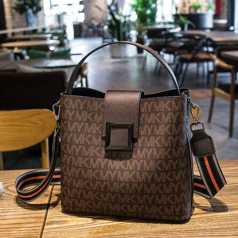 Glänze mit Stil mit der ultimativen Damen-Schultertasche!
