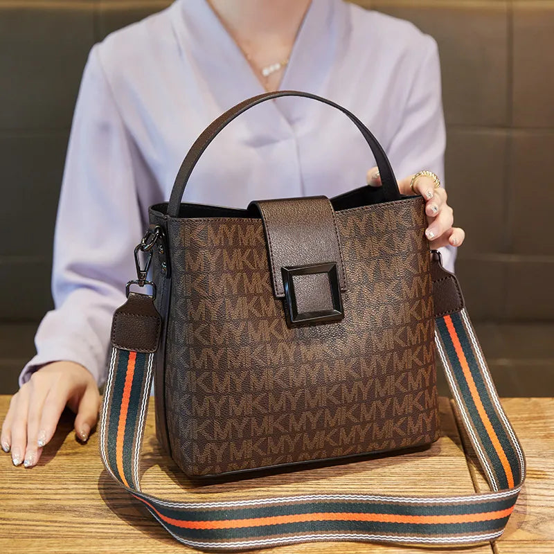 Glänze mit Stil mit der ultimativen Damen-Schultertasche!