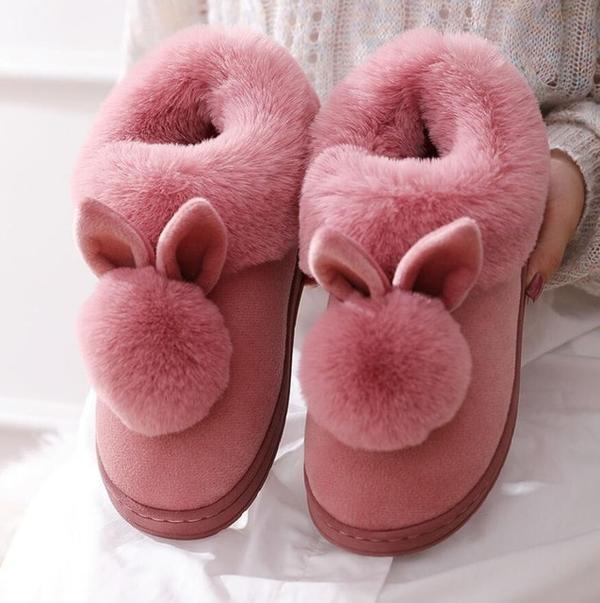 Malvina | Pluche winterpantoffels met konijnenmotief en pompon