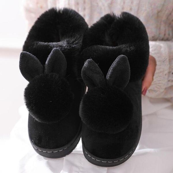 Malvina | Pluche winterpantoffels met konijnenmotief en pompon
