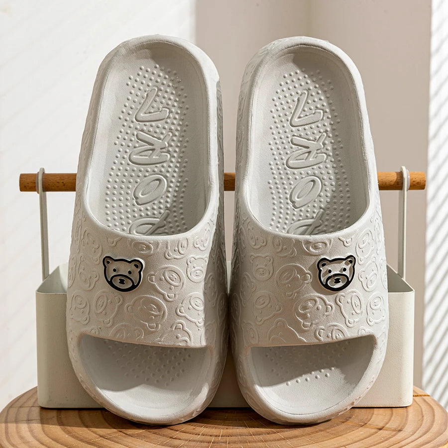 Marta | Pantoffels met een cartoonbeerontwerp