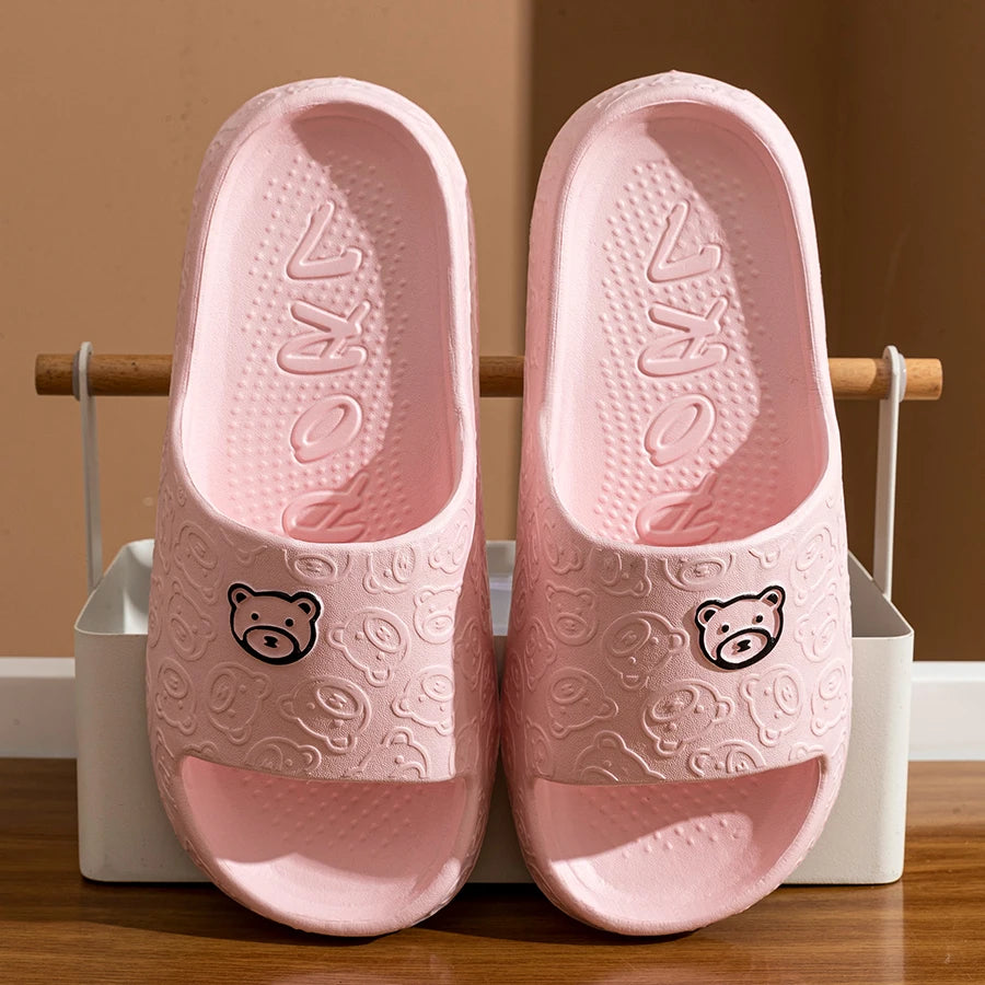 Marta | Pantoffels met een cartoonbeerontwerp