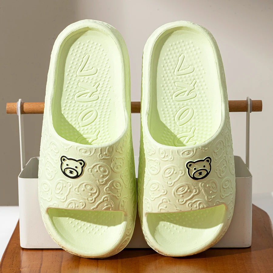 Marta | Pantoffels met een cartoonbeerontwerp