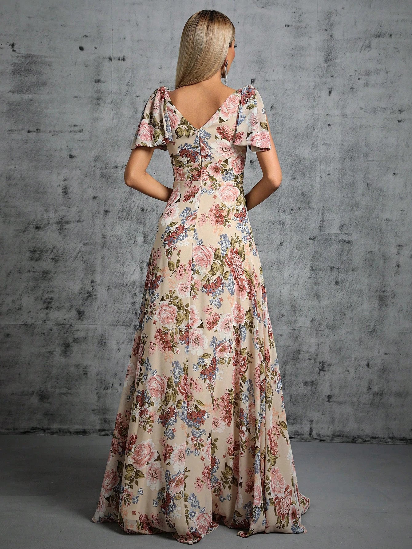 Elegante vestito da sera con scollo a V