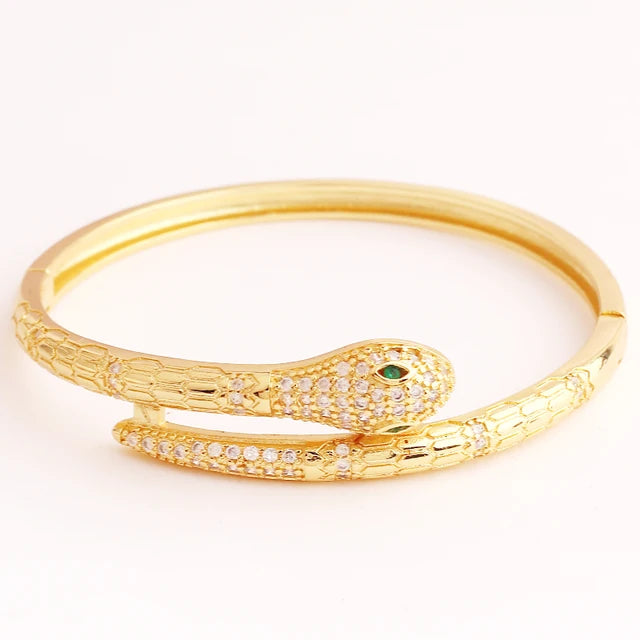 Enchanting bracelet in mixed style from Fashion House