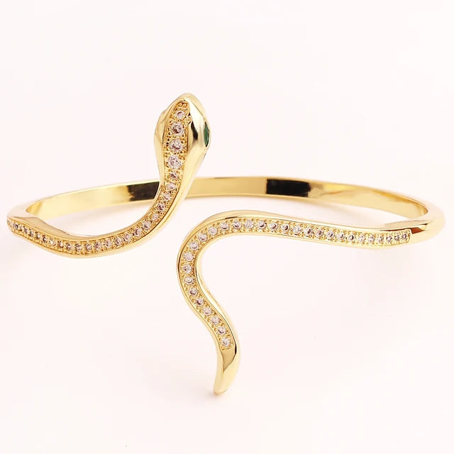 Enchanting bracelet in mixed style from Fashion House