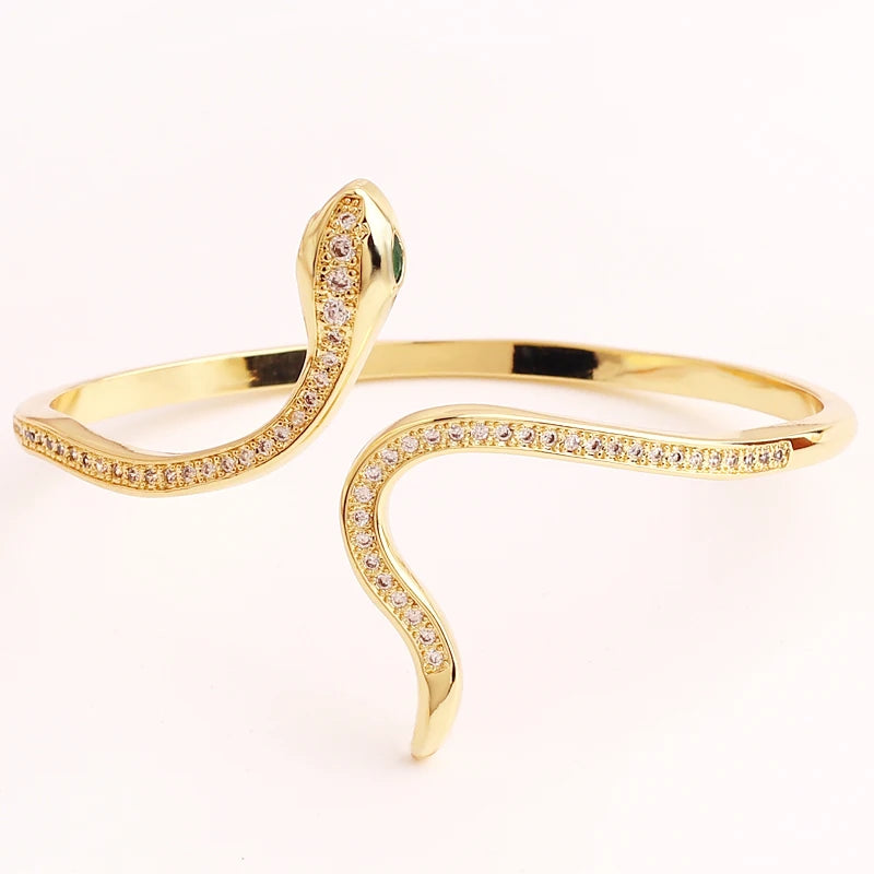 Enchanting bracelet in mixed style from Fashion House