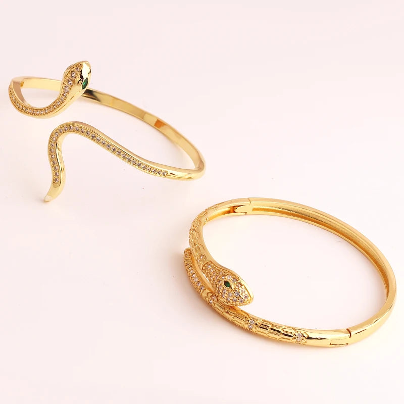 Enchanting bracelet in mixed style from Fashion House