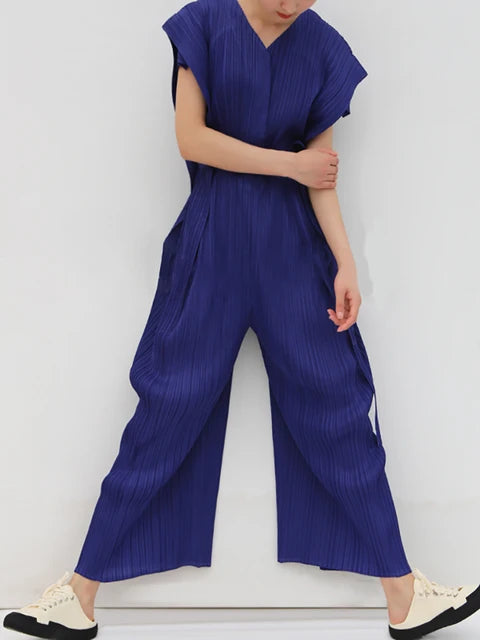 Stella Pleated Sleeveless Jumpsuit for Feminine Elegance