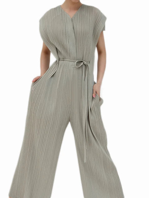 Stella Pleated Sleeveless Jumpsuit for Feminine Elegance