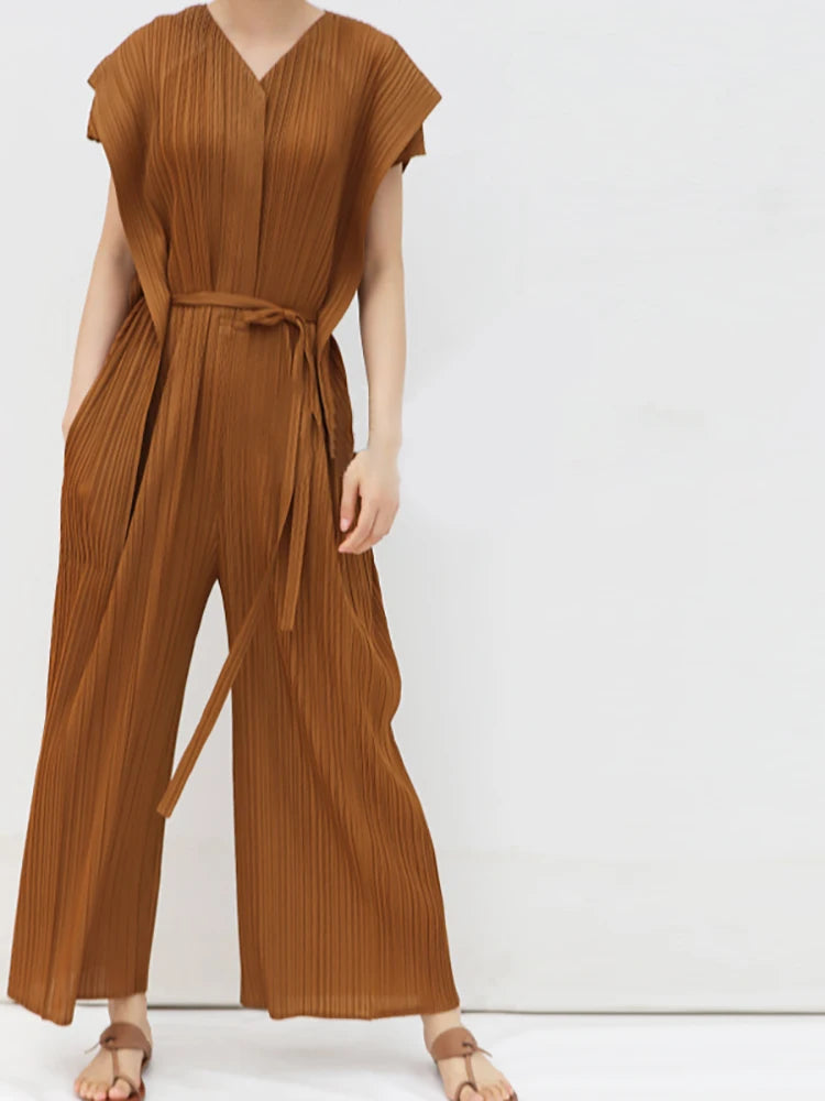 Stella Pleated Sleeveless Jumpsuit for Feminine Elegance