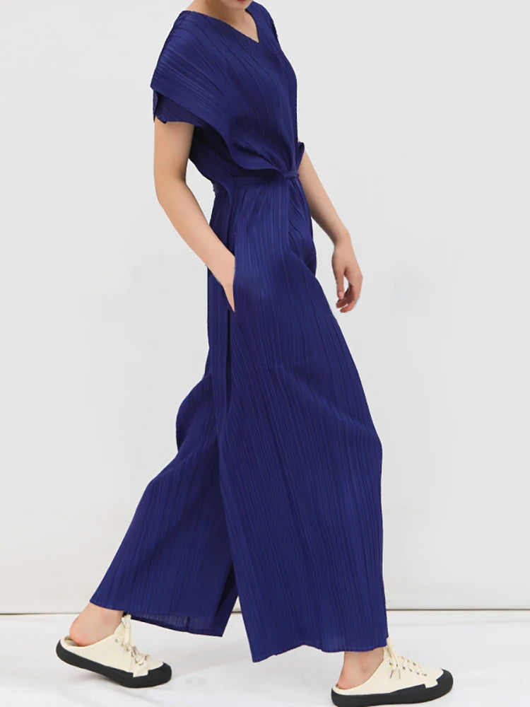 Stella Pleated Sleeveless Jumpsuit for Feminine Elegance