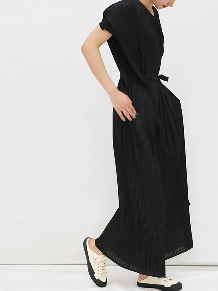 Stella Pleated Sleeveless Jumpsuit for Feminine Elegance