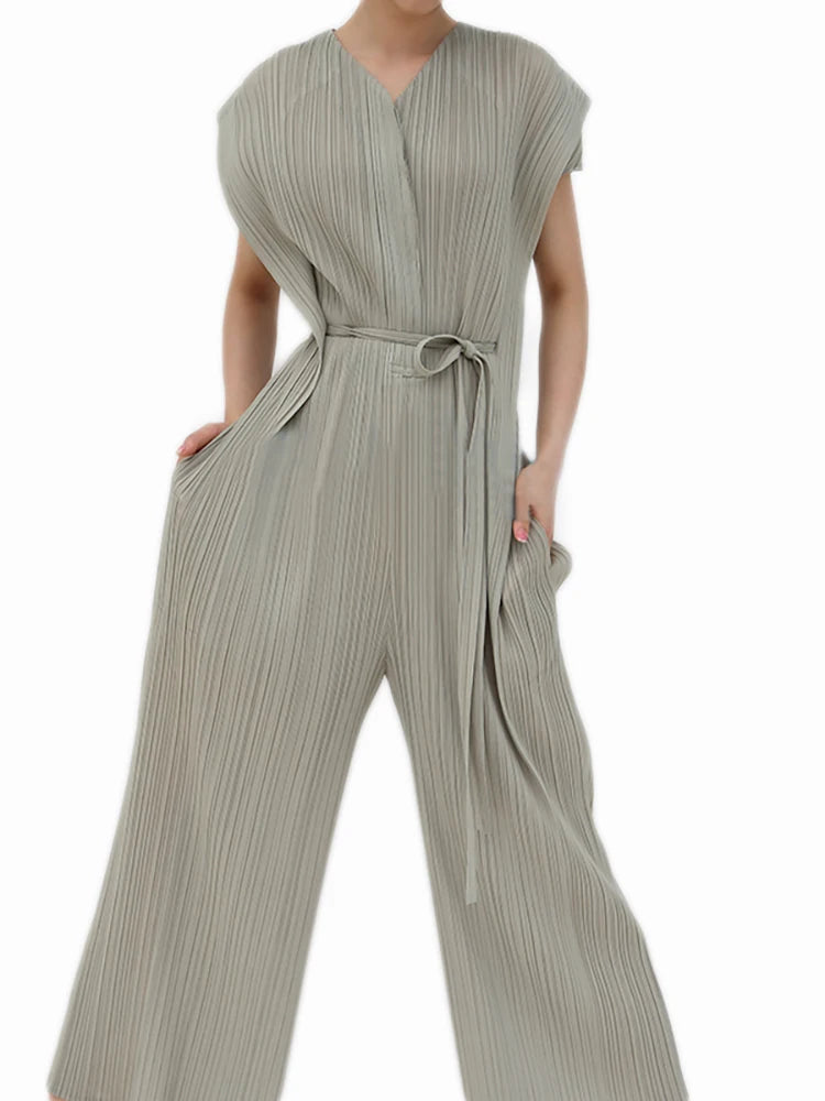 Stella Pleated Sleeveless Jumpsuit for Feminine Elegance