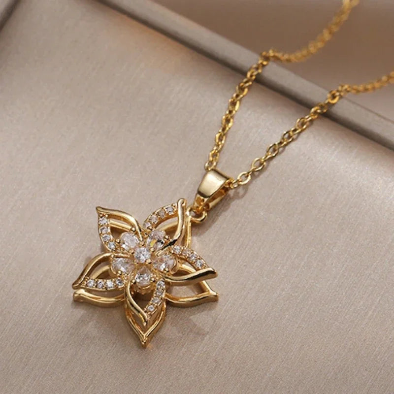 Enchanting Fashion Creative 360° Rotating Flower Pendant Necklace
