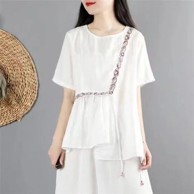 Lente Collectie van Eva: Zomerse Plezier Blouse met Borduurwerk