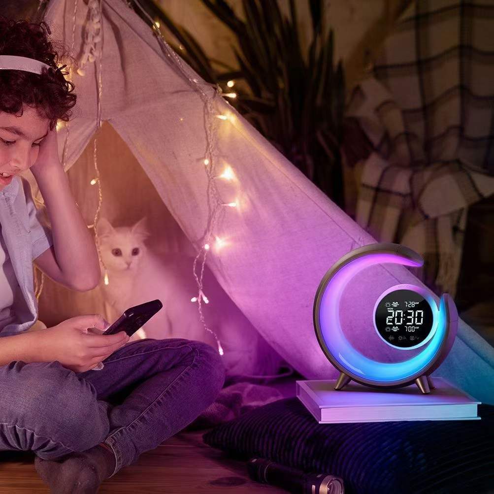 Sveglia Digitale Moderna con Luce a Gradiente Colore