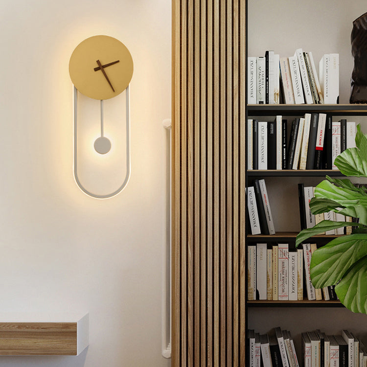 Moderne Pendel Wandklok met Ingebouwde