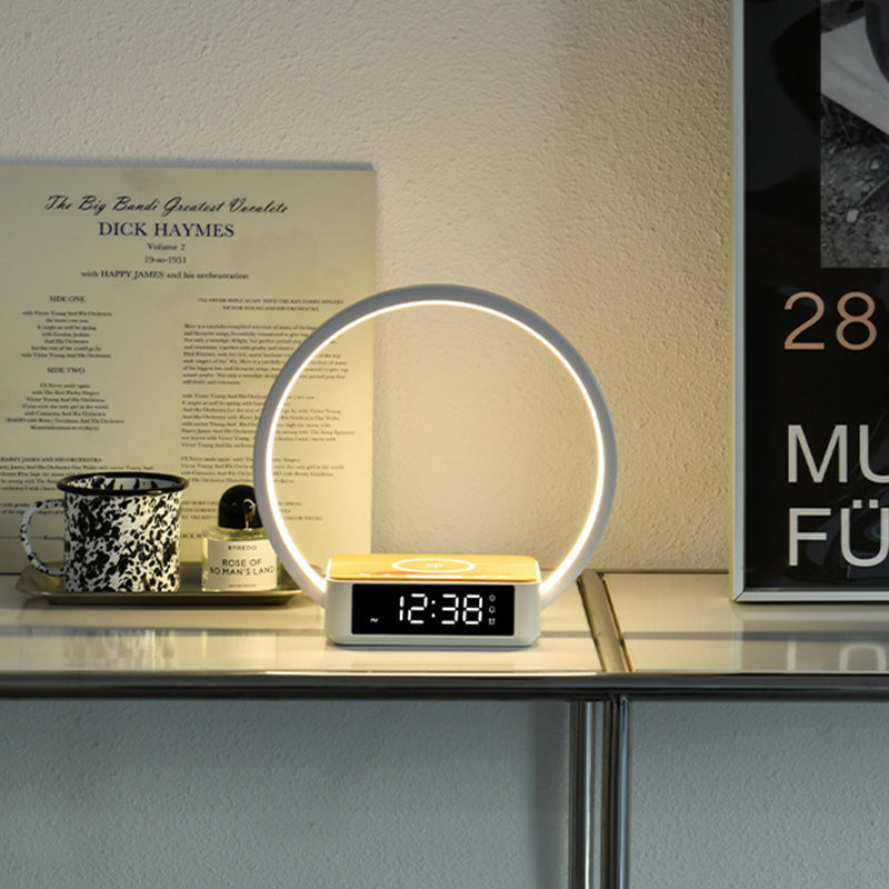 Moderne Wekker Met Licht, Tafellamp en Draadloze Oplaadfunctie