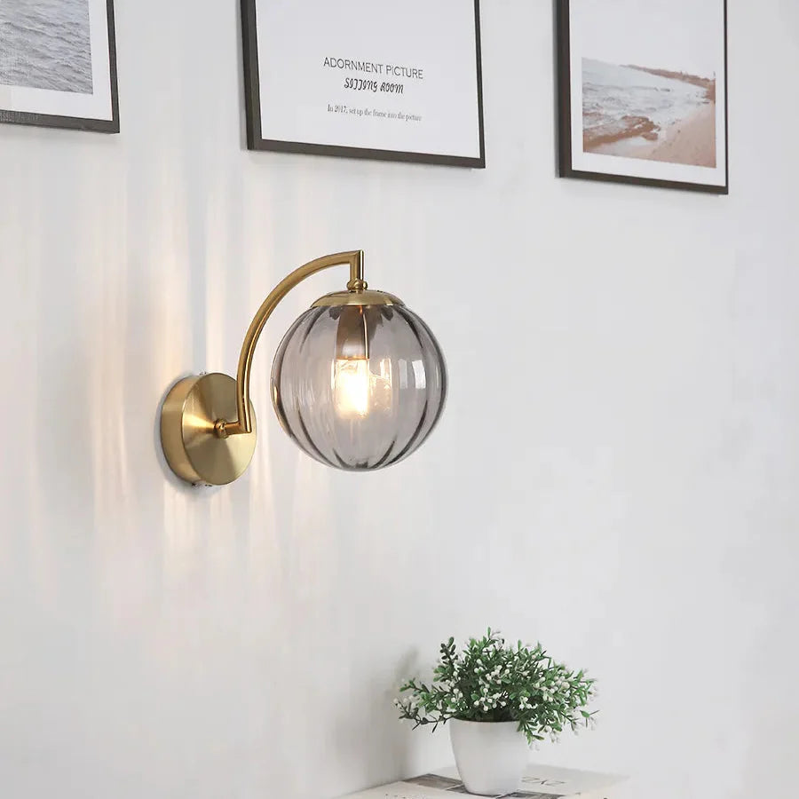 Lampada da parete retrò moderna con globo in vetro fumé
