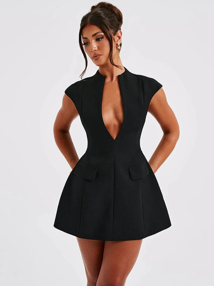 Mini Abito Senza Maniche Nero per Donne di GlamourStyle