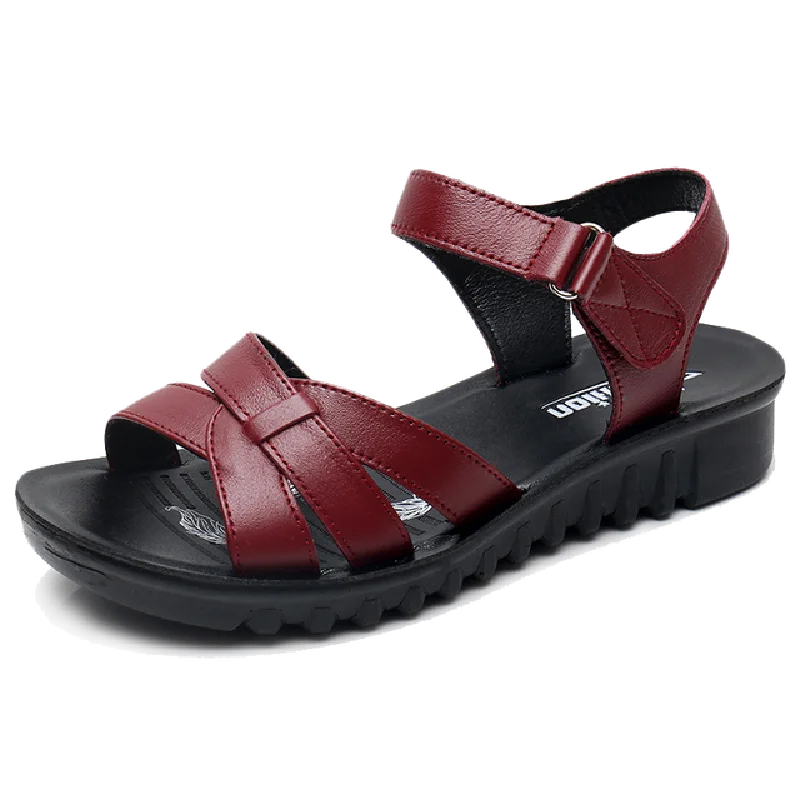 Scarpe estive per donne - Sandali in pelle con suola morbida