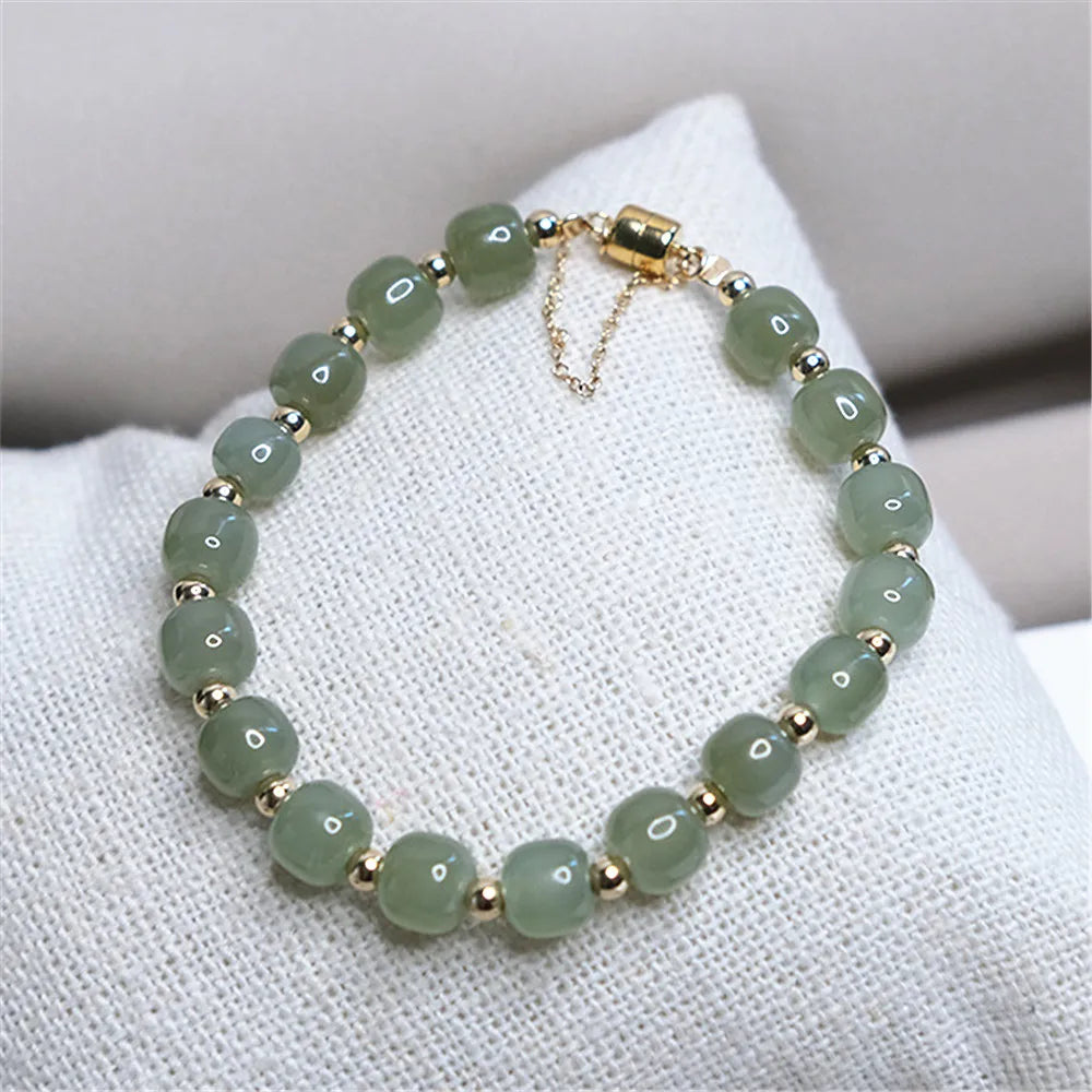 Natuurlijke Groene Tian Kralen Armband met Retro Chinese Stijl
