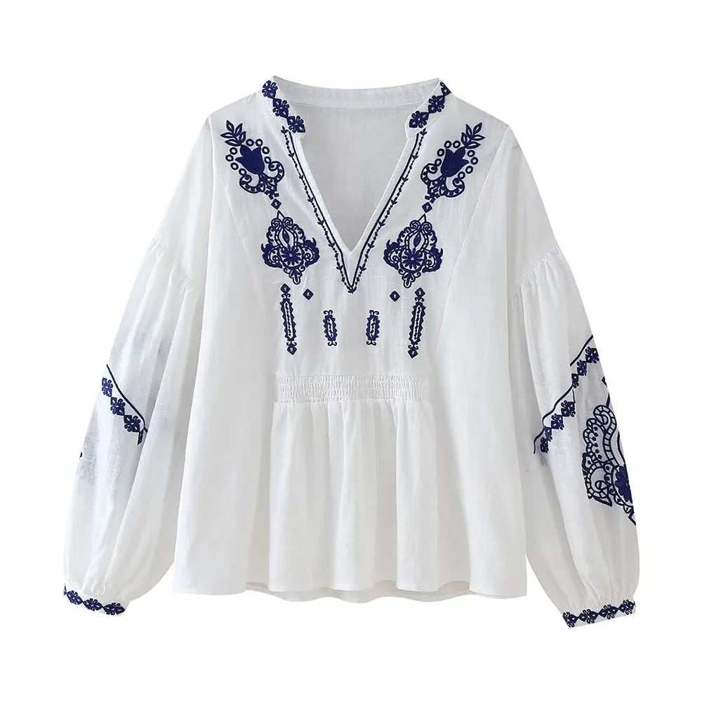 GlamourGlow Chique Geborduurde Blouse