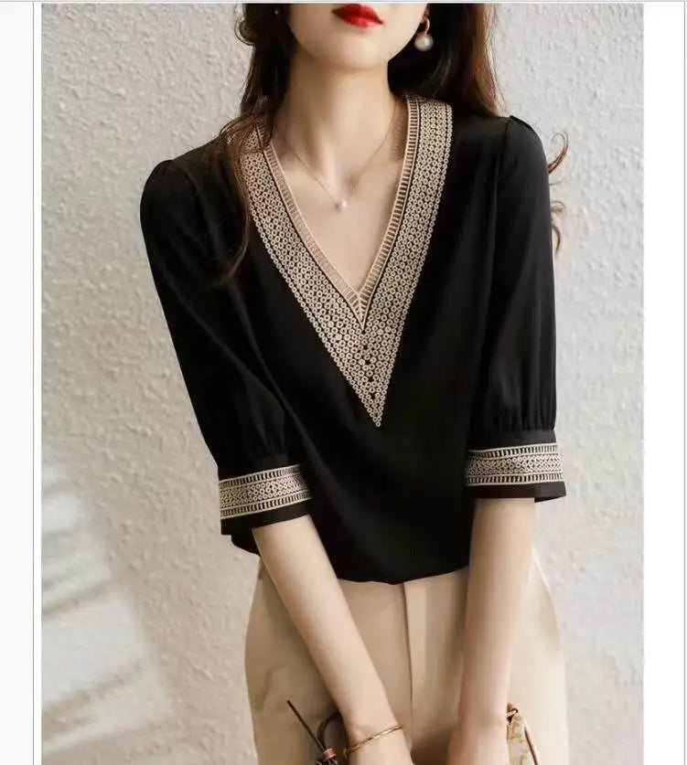 Zwart Chiffon Shirt met Geborduurde Zijden Details - Zomer Chic