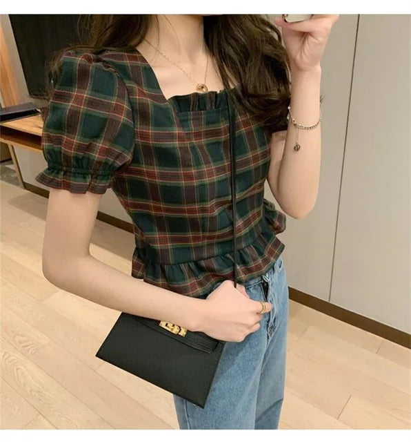 Maison Chic Parisienne Geblümte Bluse mit kurzen Ärmeln und quadratischem Ausschnitt